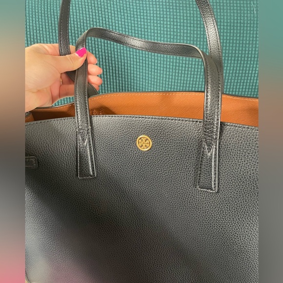 Tory Burch | Walker Medium Bag - Picture 4 of 10